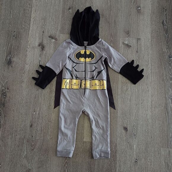DC Comics Superhero Batman Costume – Zip Up Bodysuit with Cape 24 Months - Picture 2 of 7